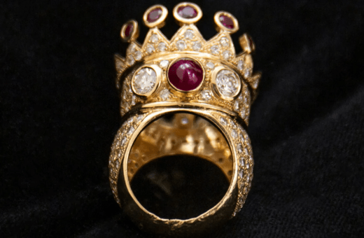 O Drake αγόρασε χρυσό δαχτυλίδι του Tupac – Για 1 εκατ. δολάρια